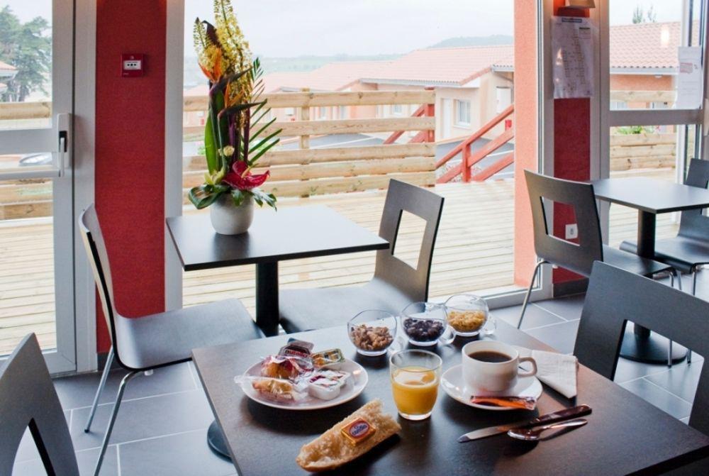 Hotel Cantal Cottages Saint-Georges  Екстер'єр фото