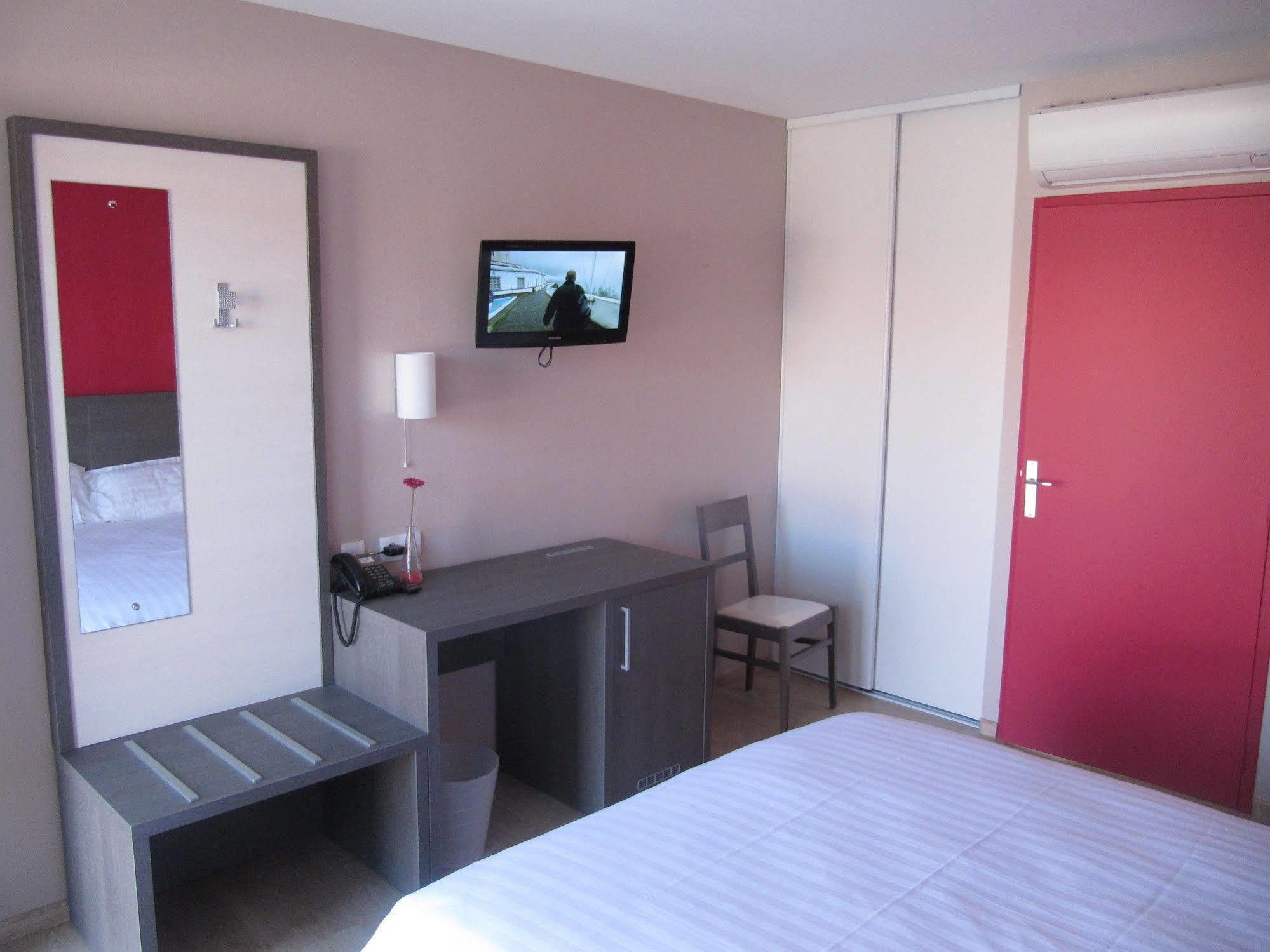 Hotel Cantal Cottages Saint-Georges  Екстер'єр фото