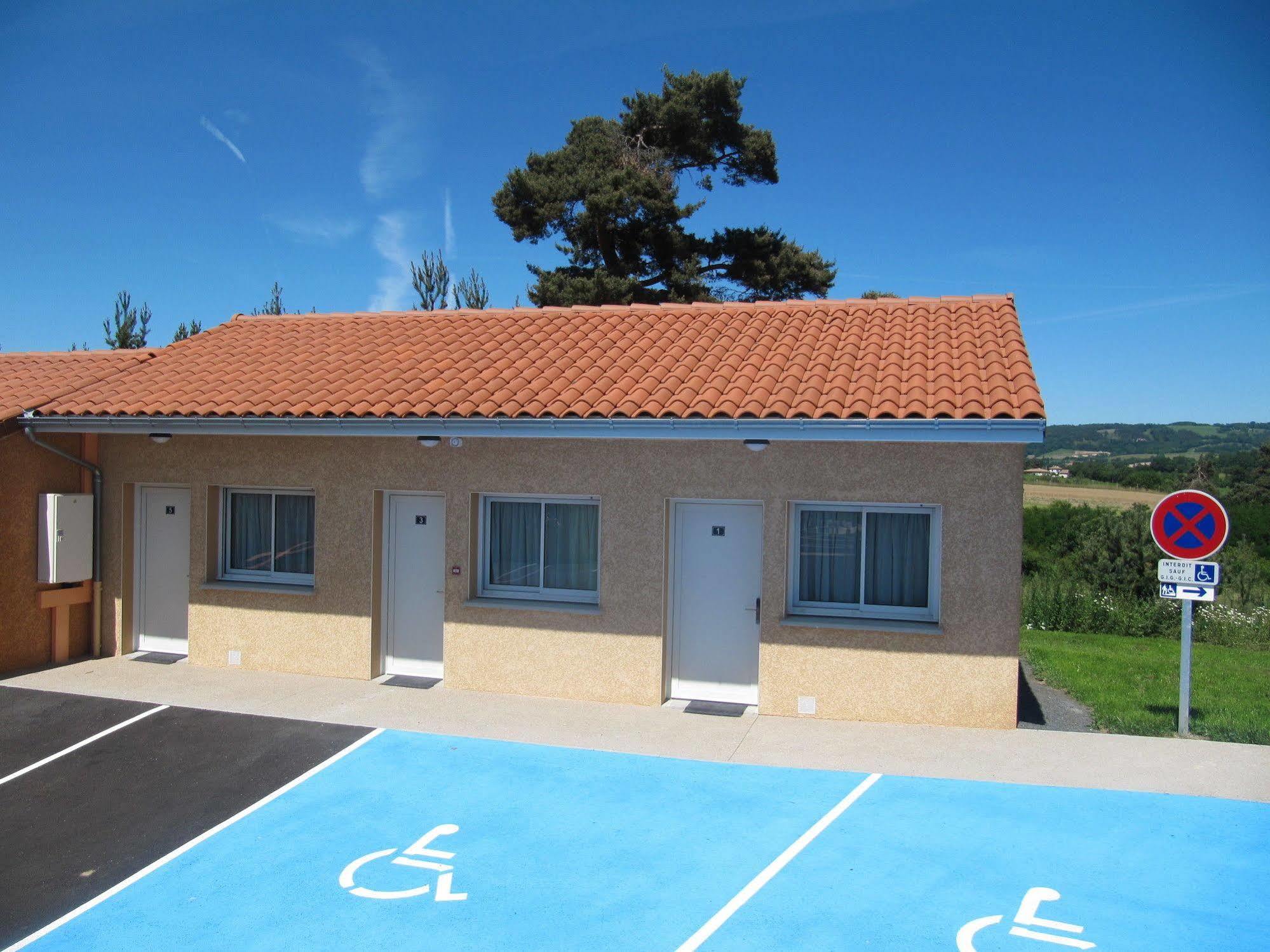 Hotel Cantal Cottages Saint-Georges  Екстер'єр фото